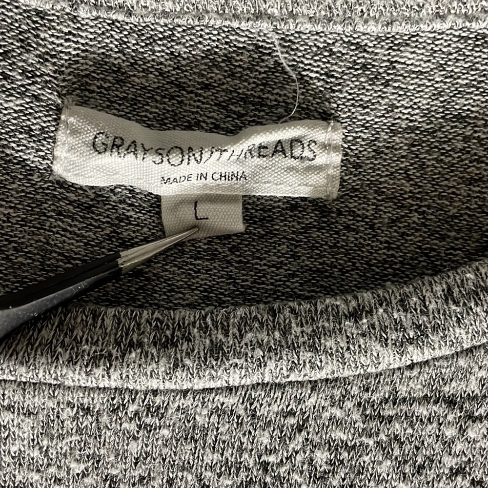 GRAY MINERAL WASH “BE KIND” LOGO LONG SLEEVE TOP - Picture 4 of 5